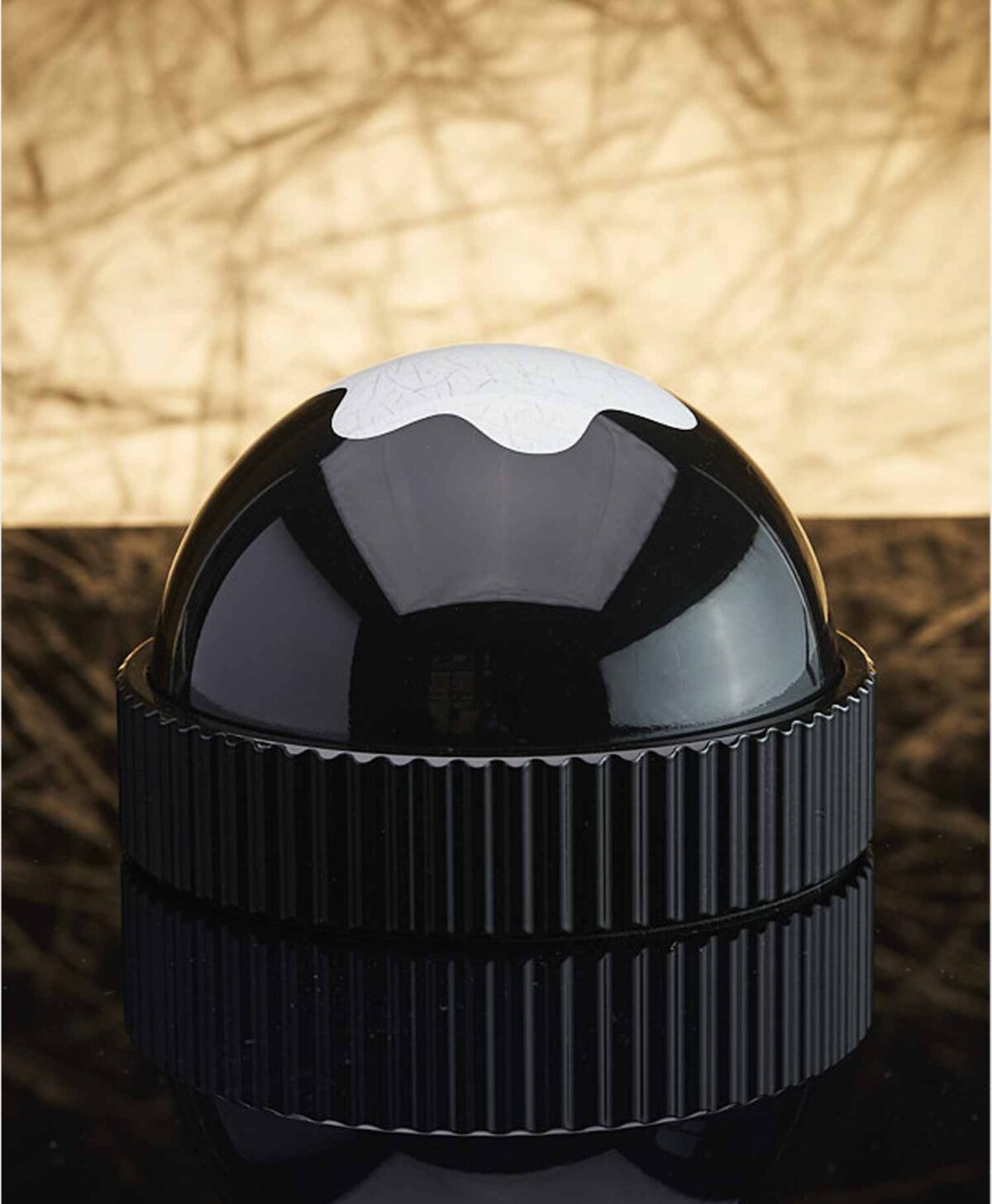 Dụng cụ chặn giấy Paperweight with Montblanc Emblem 133177