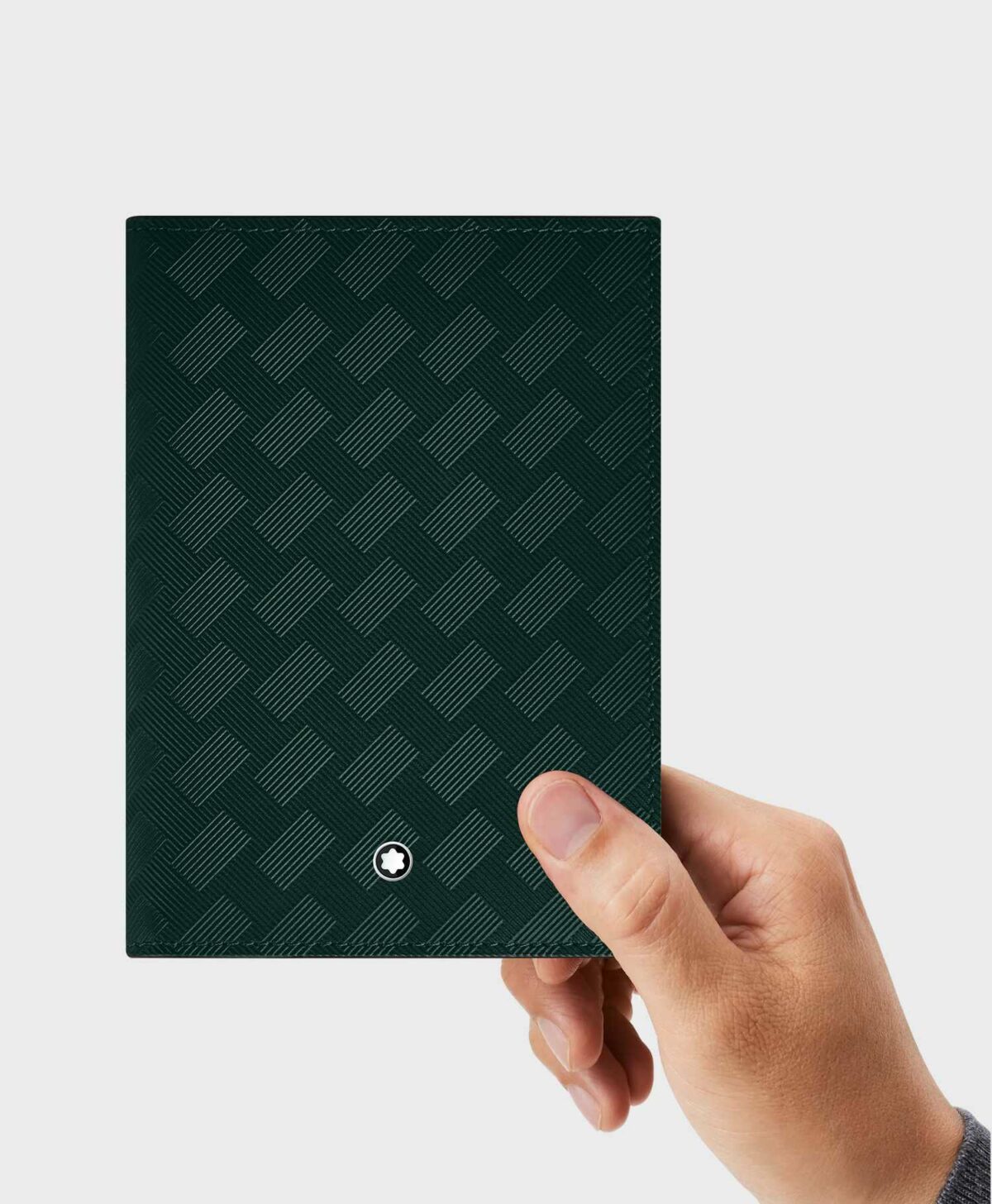 Giá ví đựng passport Montblanc 199815 chính hãng bao nhiêu?