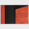 Mua ví đựng passport nam nữ Montblanc 199430 hay Chanel và Tommy?